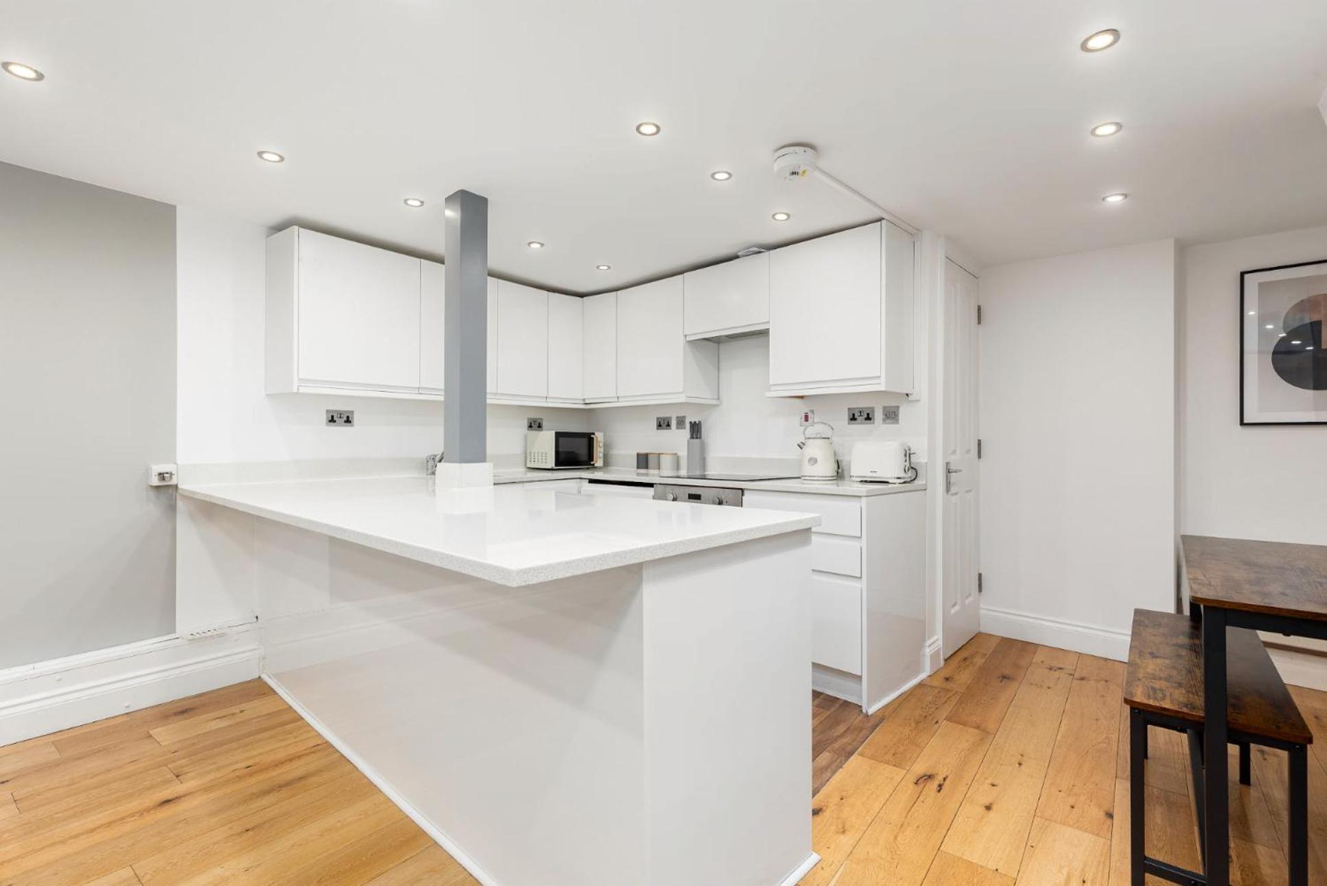Stylish In Camden Apartment