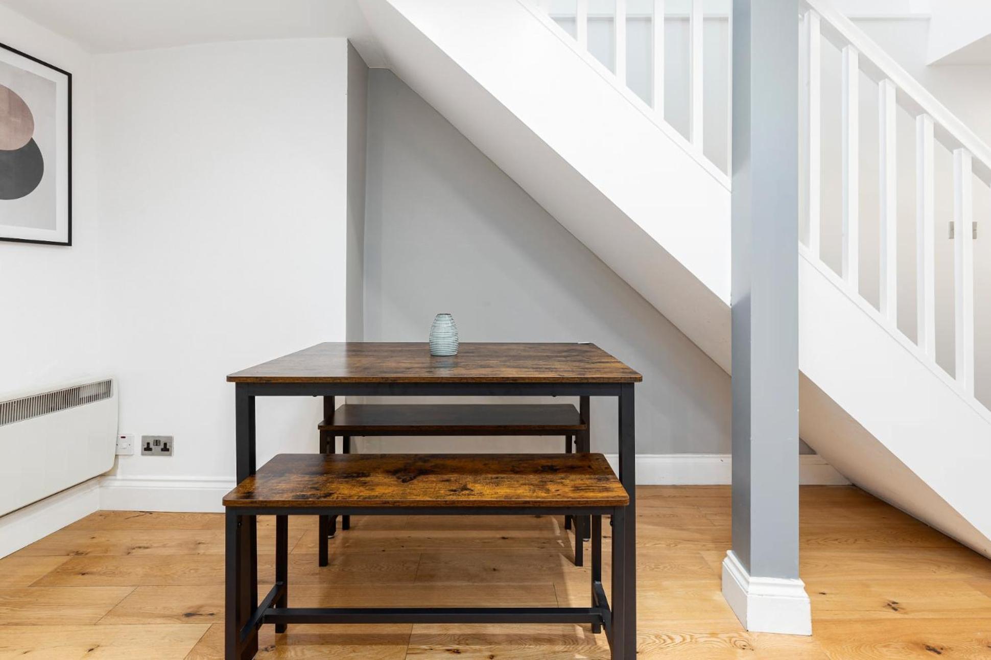 Stylish In Camden Apartment *