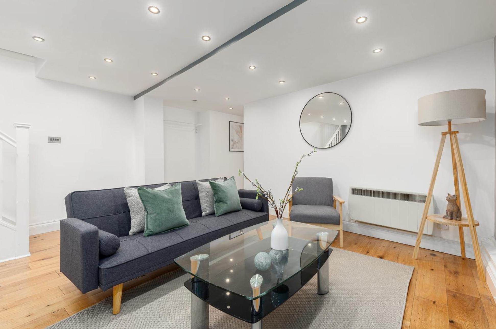 Stylish In Camden Apartment